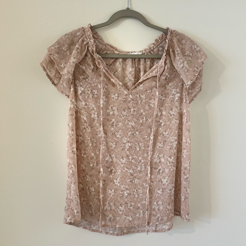 Elegant Floral Blouse in Soft Pink